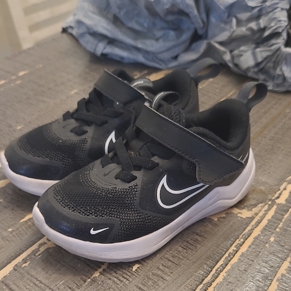 Nike Kids Black and White Sneakers